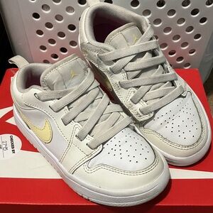 Nike Kids White and Gold Sneakers
